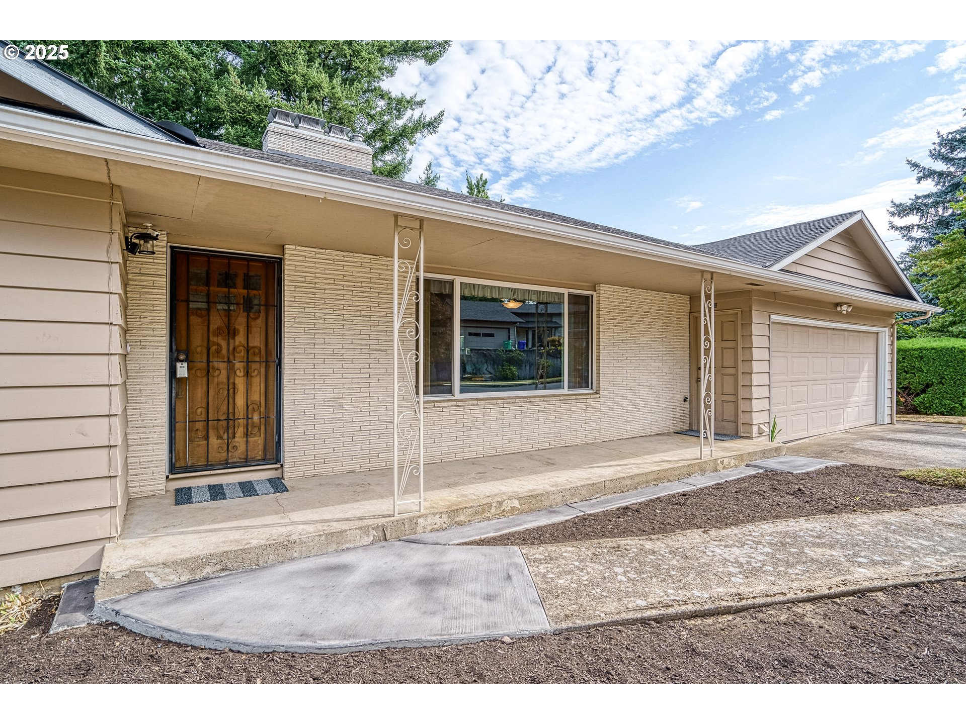 15909 Northeast Morris Street Portland, OR 97230 - Photo 2 of 27