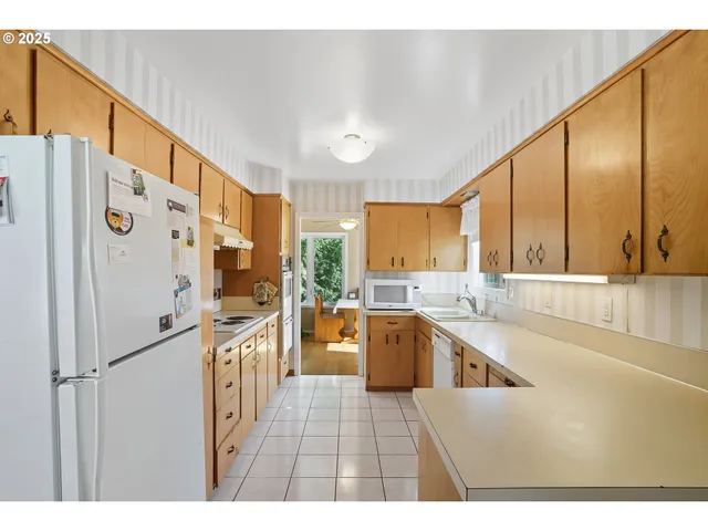 $580,000 | 15909 Northeast Morris Street, Portland, OR 97230