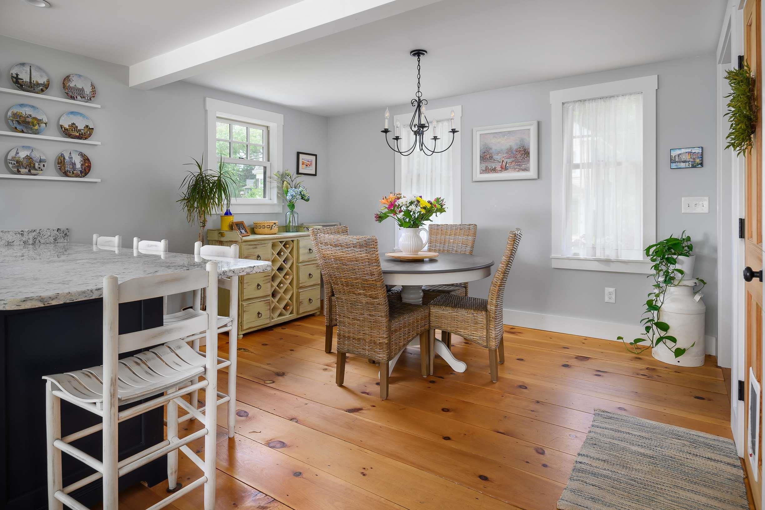 160 Whipple Road Kittery, ME 03904 - Photo 3 of 39 Gallery Image 3