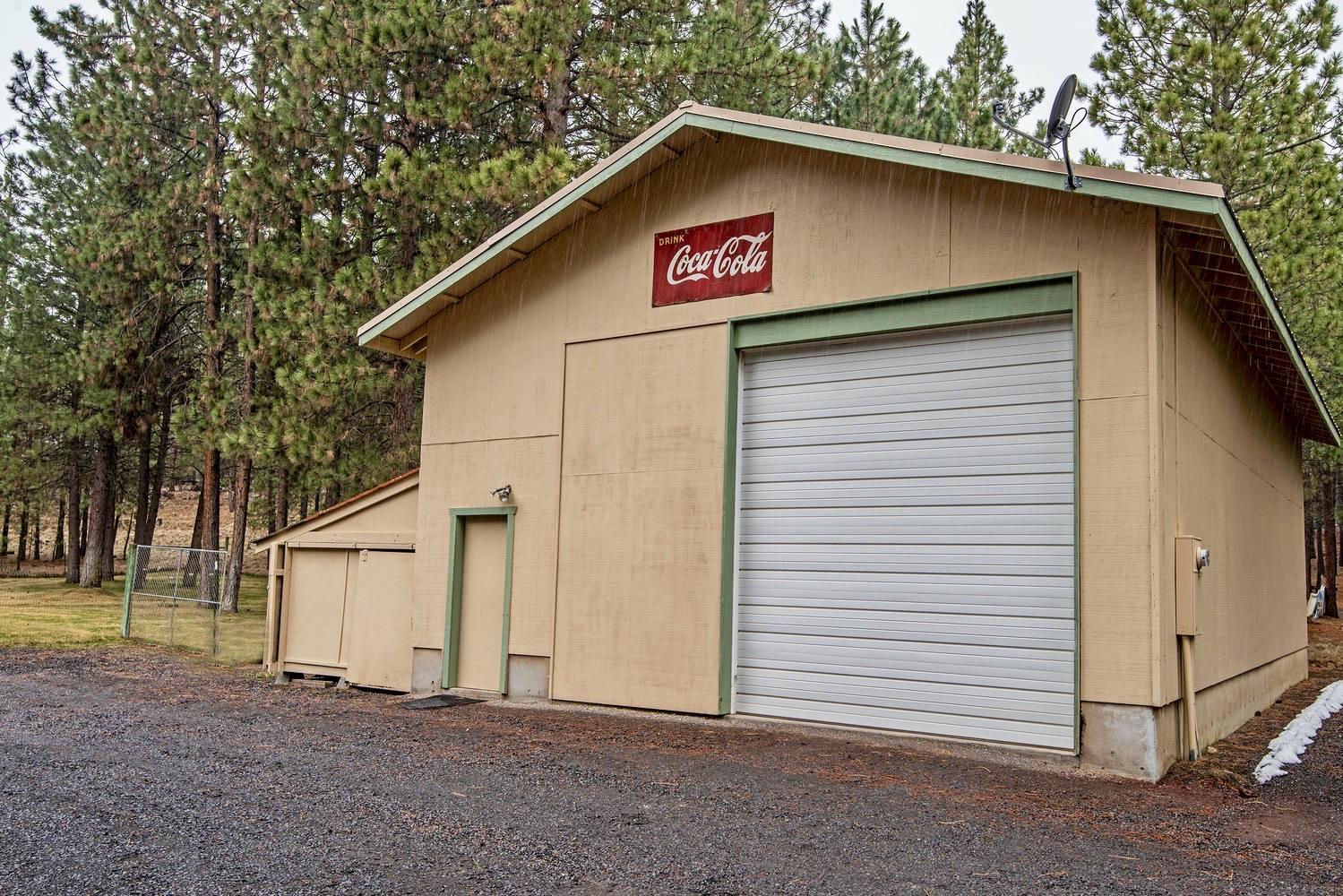 14420 Crossroads Loop Sisters, OR 97759 - Photo 18 of 24 18