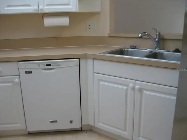 $1,900 | 6405 Bay Cedar Lane, Unit 26, Bradenton, FL 34203