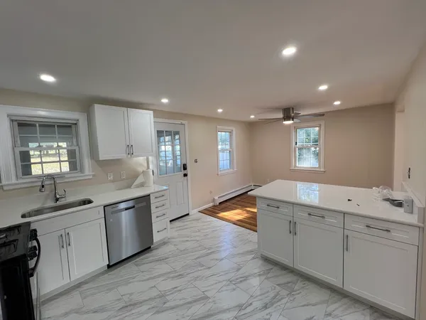 $3,500 | 10 Regina Road, Unit B, Randolph, MA 02368