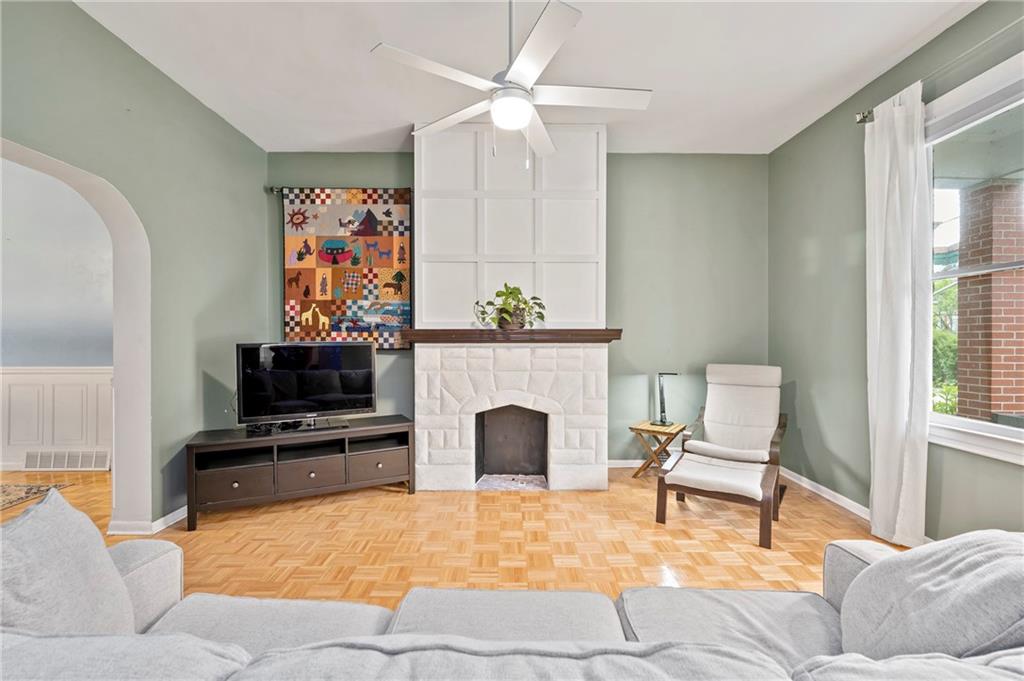 38 Exeter Street Pittsburgh, PA 15217 - Photo 4 of 29