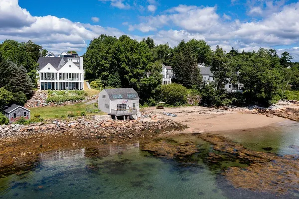 $5,200,000 | 1 Ship Street, Rockport, ME 04856