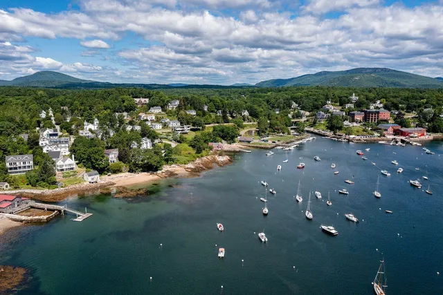 $5,200,000 | 1 Ship Street, Rockport, ME 04856
