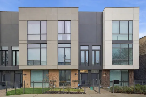 $825,000 | 2527 West Homer Street, Chicago, IL 60647