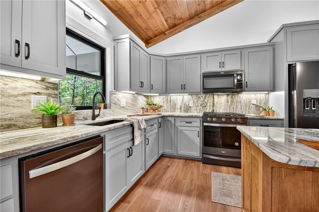 2 Brookhaven Lane Blue Ridge, GA 30513 - Photo 9 of 39