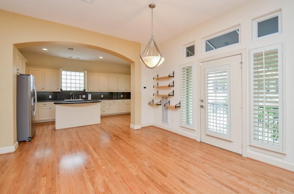 5416 Rose Street Houston, TX 77007 - Photo 19 of 19 Enjoy an open floor plan with effortless flow throughout the main living areas.