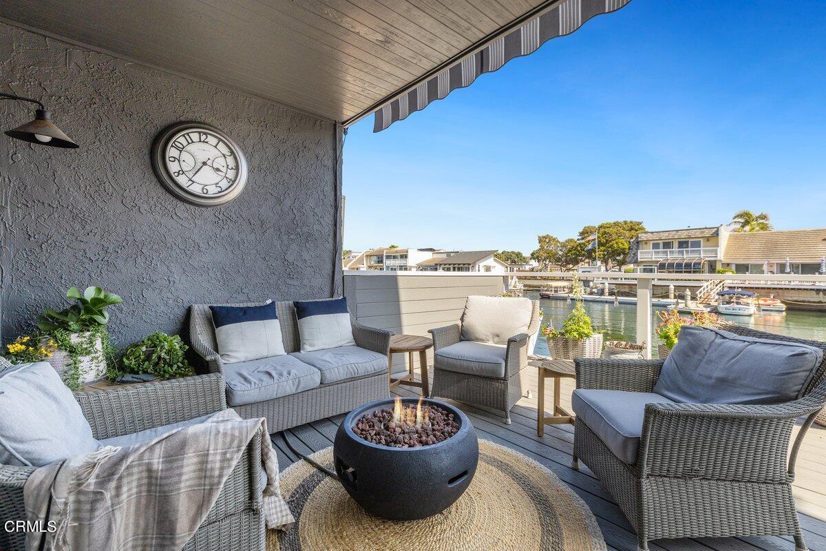 4612 Falkirk Bay Oxnard, CA 93035 - Photo 15 of 39 a living room with furniture and a large window