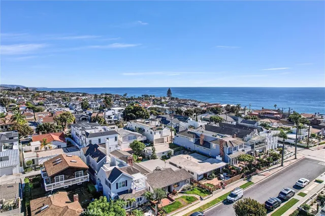 $5,595,000 | 310 Marigold Avenue, Corona del Mar, CA 92625