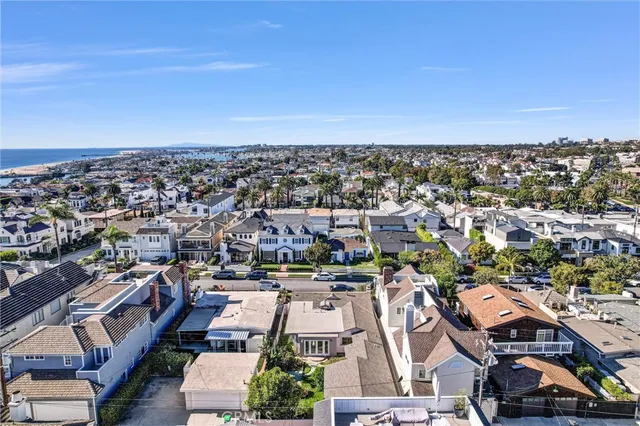 $5,595,000 | 310 Marigold Avenue, Corona del Mar, CA 92625