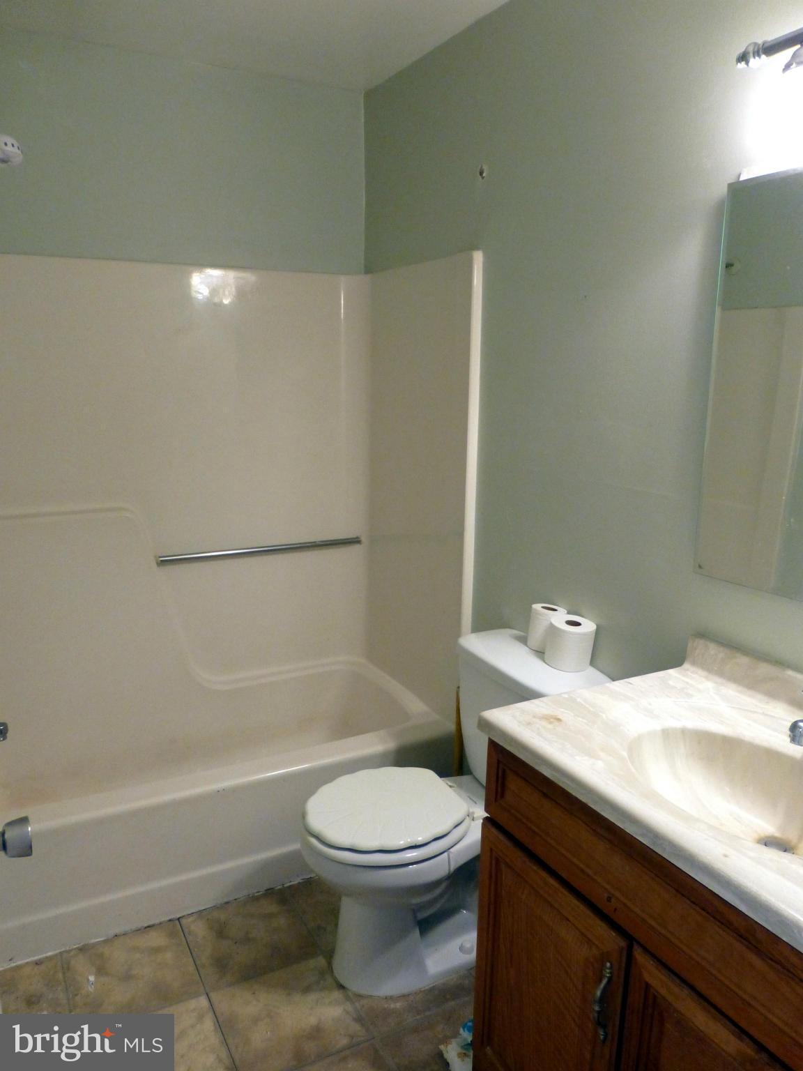 295 Whitaker Road Pasadena, MD 21122 - Photo 14 of 20 Bath