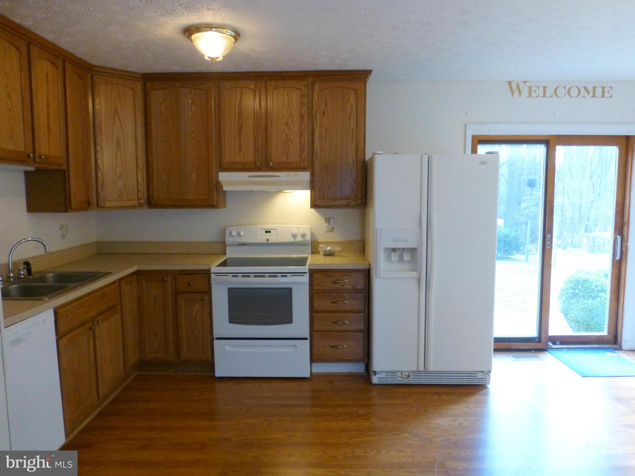 295 Whitaker Road Pasadena, MD 21122 - Photo 6 of 20 Kitchen