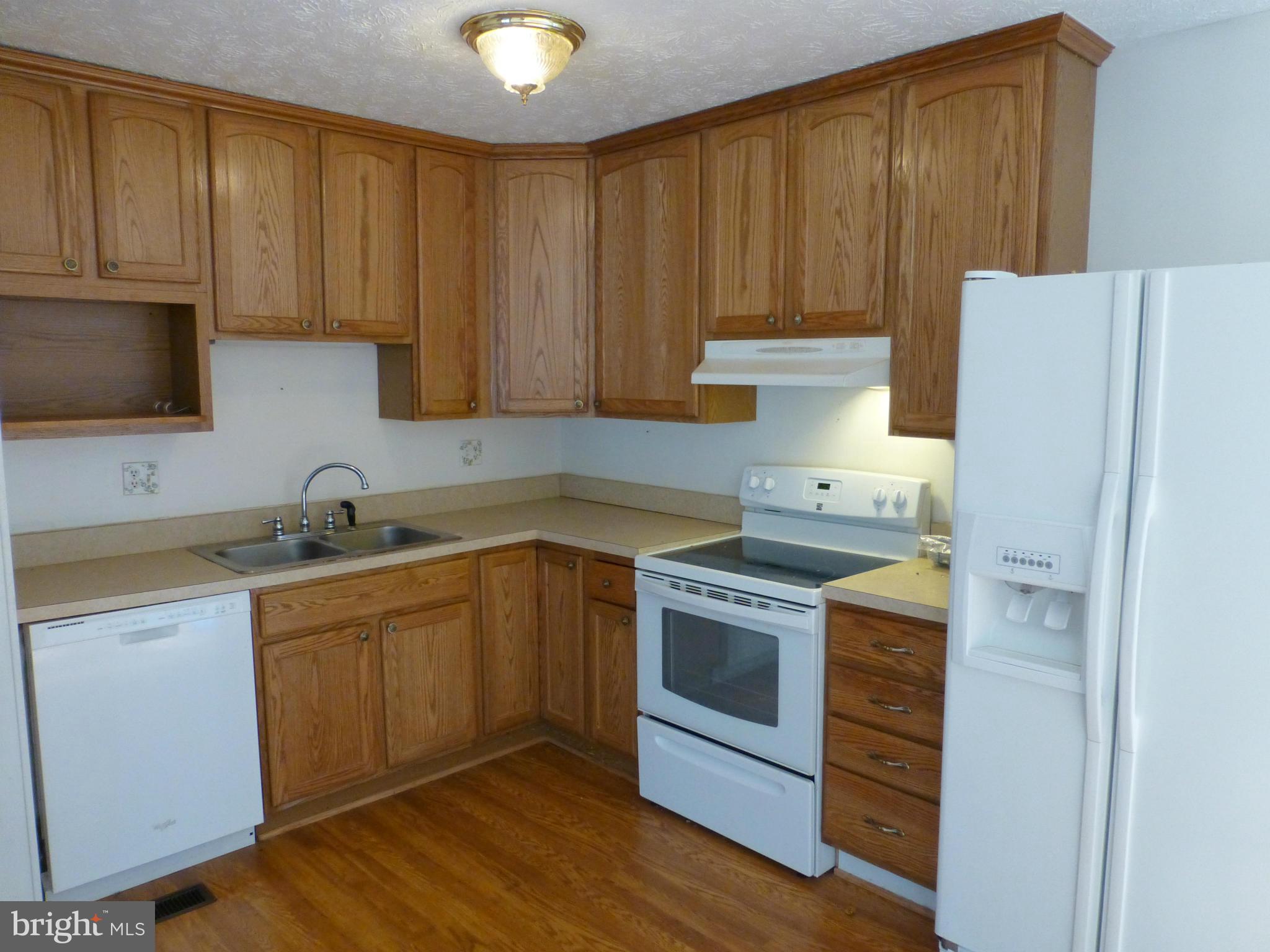 295 Whitaker Road Pasadena, MD 21122 - Photo 7 of 20 Kitchen