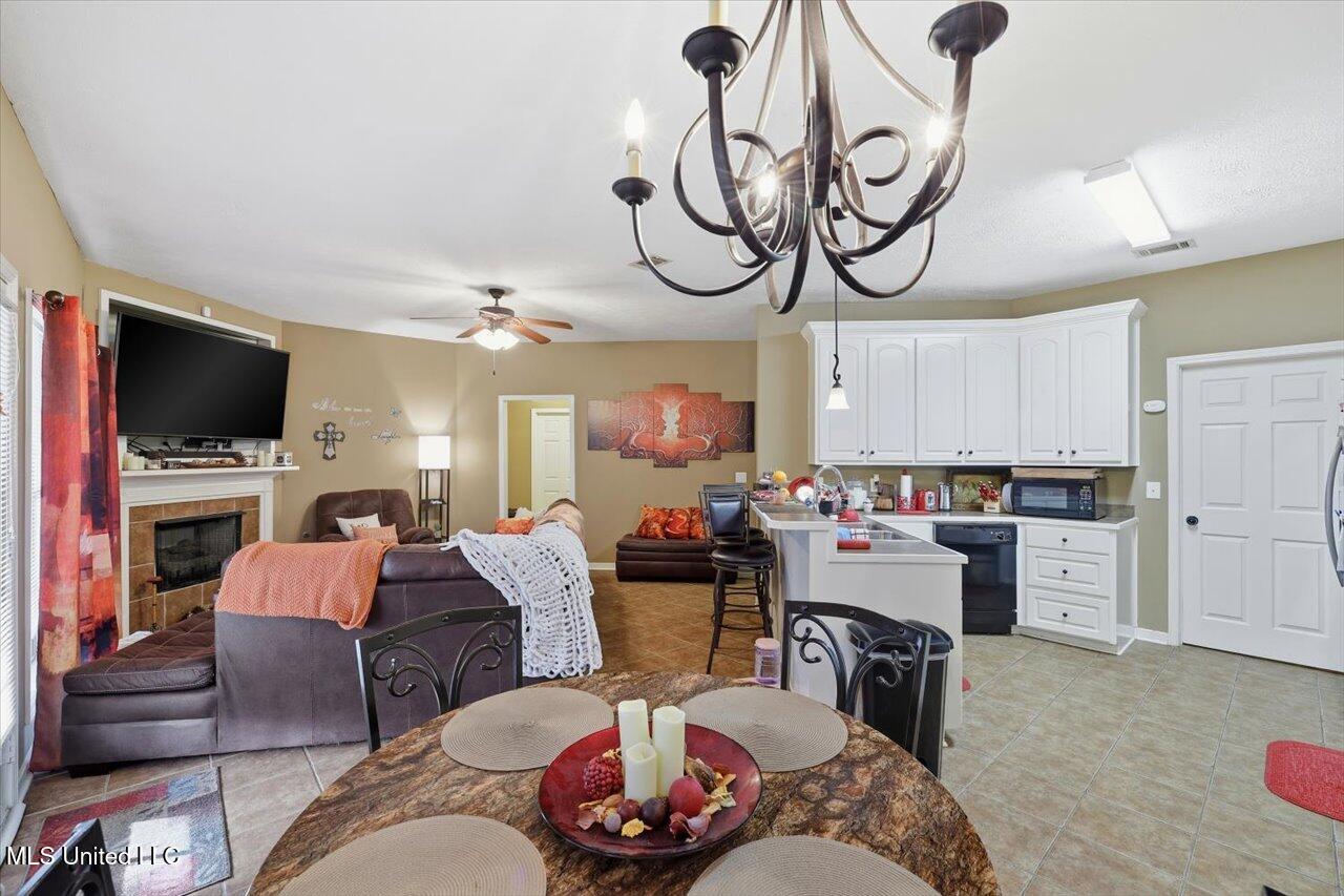 127 Torrence Cove Byram, MS 39272 - Photo 13 of 27 13-127 Torrence Cove _ Home Tours MS