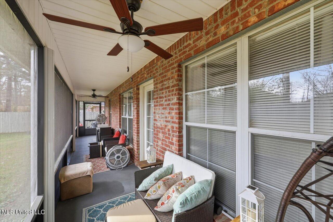 127 Torrence Cove Byram, MS 39272 - Photo 23 of 27 23-127 Torrence Cove _ Home Tours MS