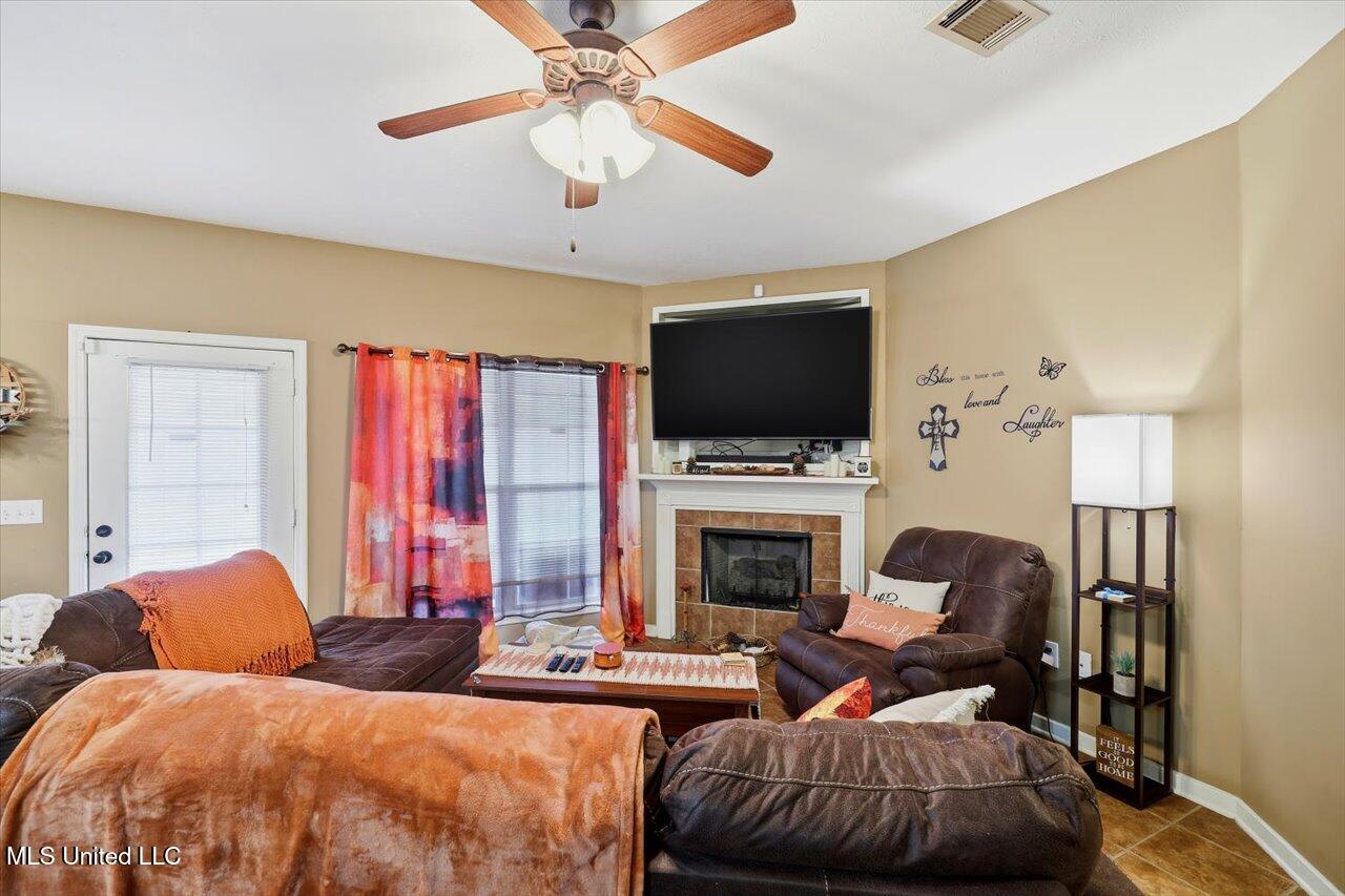 127 Torrence Cove Byram, MS 39272 - Photo 4 of 27 04-127 Torrence Cove _ Home Tours MS