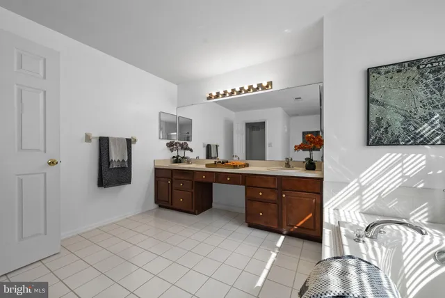 a view of a walk in closet