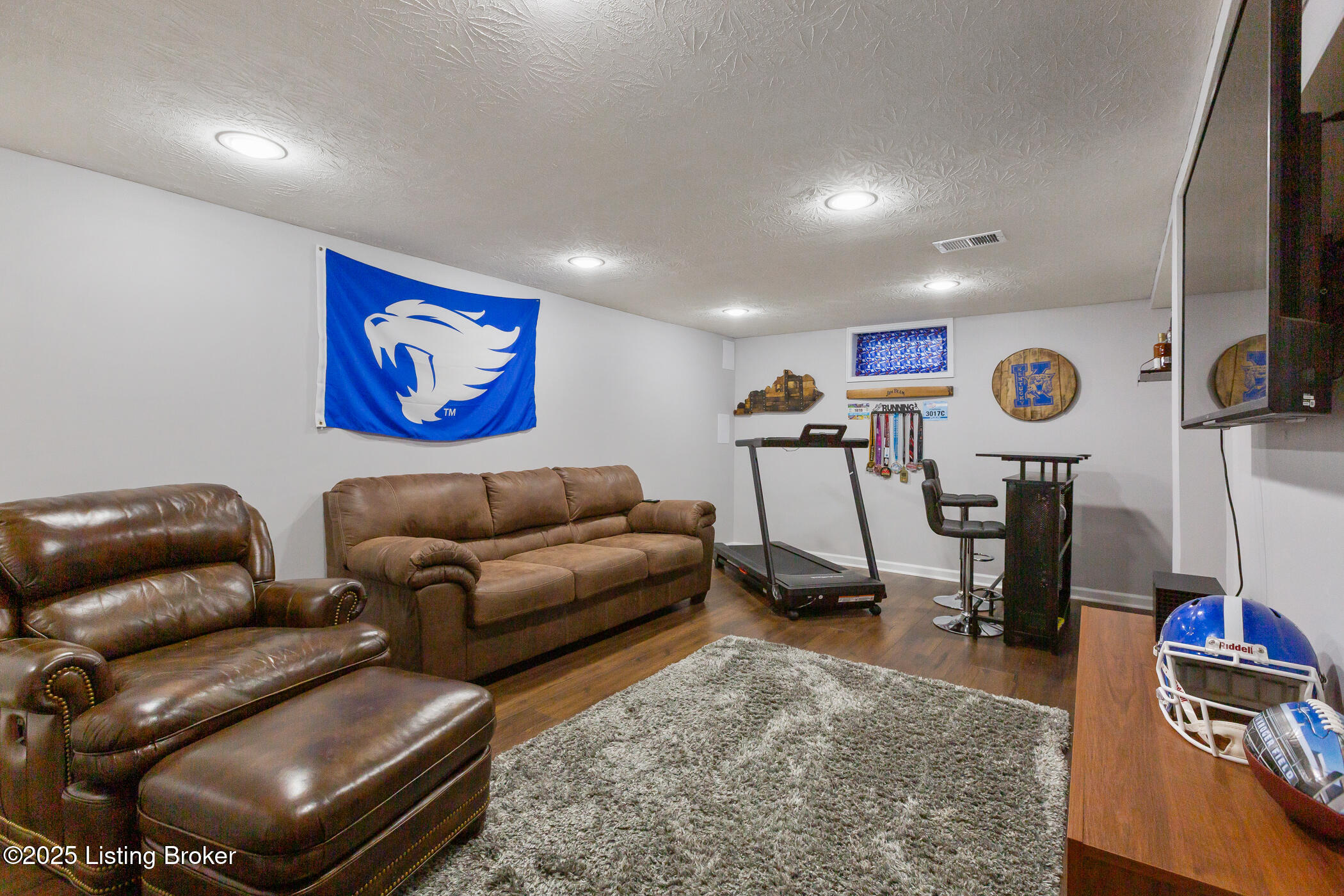 12308 Hardwick Road Louisville, KY 40243 - Photo 24 of 41 39
