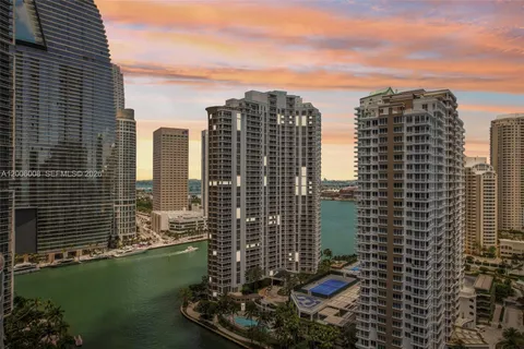 $1,205,000 | 901 Brickell Key Boulevard, Unit 1009, Miami, FL 33131
