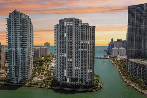 $1,205,000 | 901 Brickell Key Boulevard, Unit 1009, Miami, FL 33131