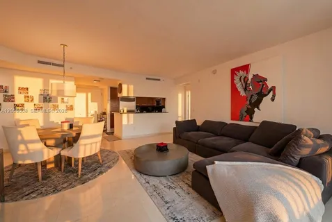 $1,205,000 | 901 Brickell Key Boulevard, Unit 1009, Miami, FL 33131