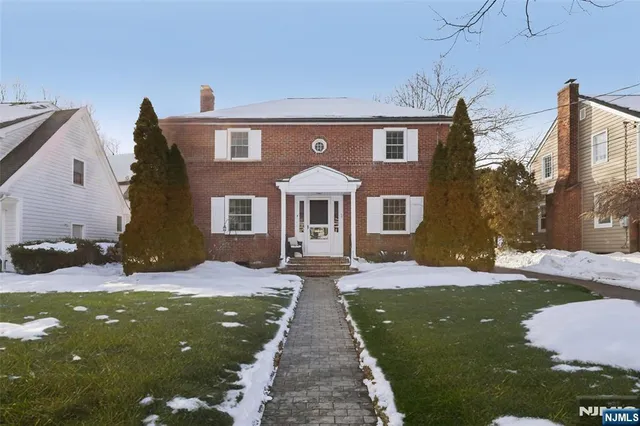 $995,000 | 56 Highland Road, Glen Rock, NJ 07452