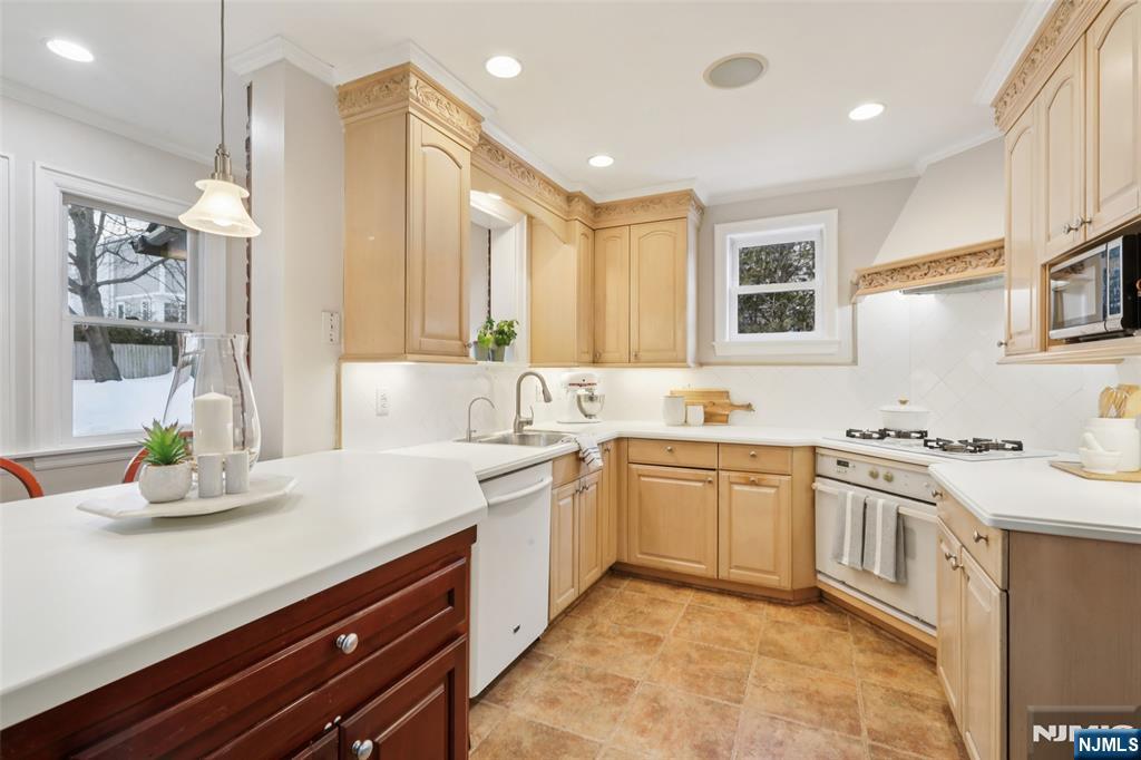 56 Highland Road Glen Rock, NJ 07452 - Photo 14 of 40