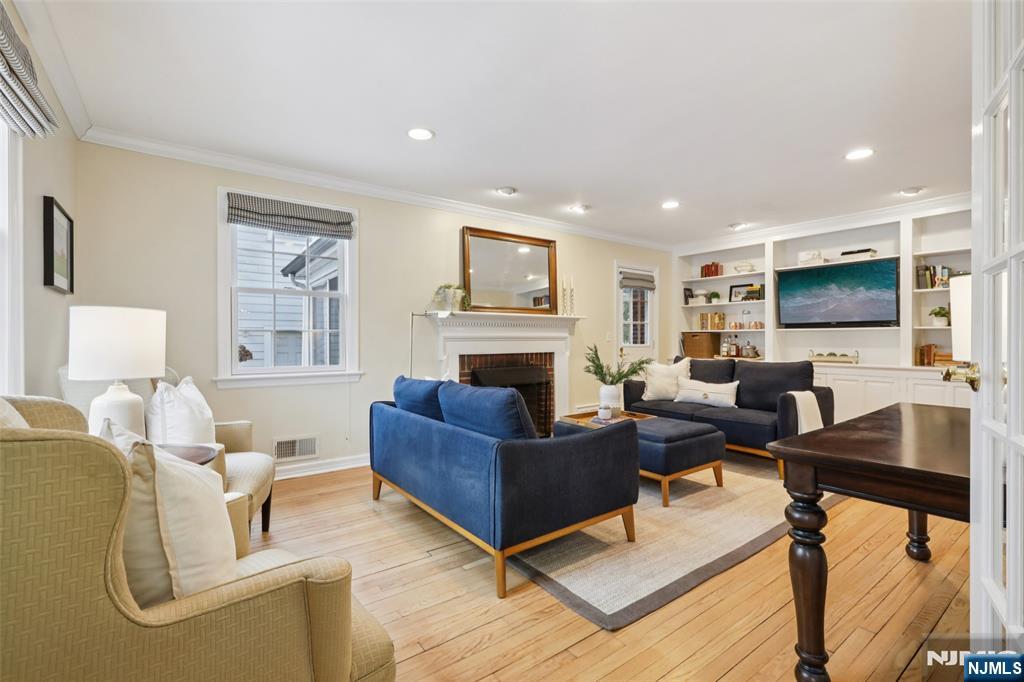 56 Highland Road Glen Rock, NJ 07452 - Photo 5 of 40