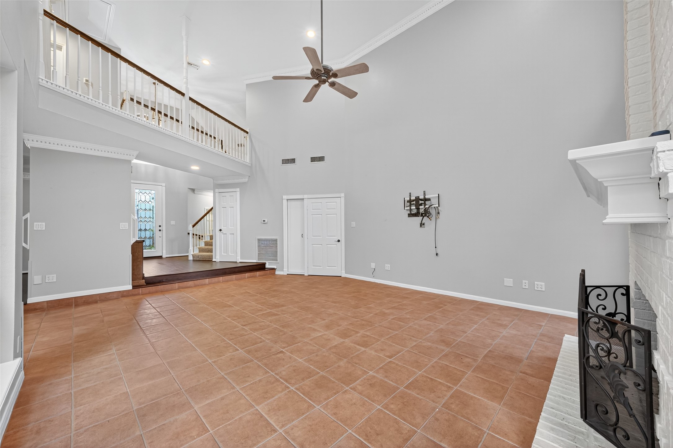 901 Longmire Road, Unit 13 Conroe, TX 77304 - Photo 15 of 46 a view of an empty room with a window