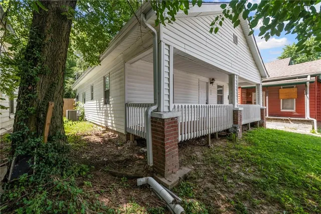 $115,000 | 1426 North 3rd Street, St. Joseph, MO 64505