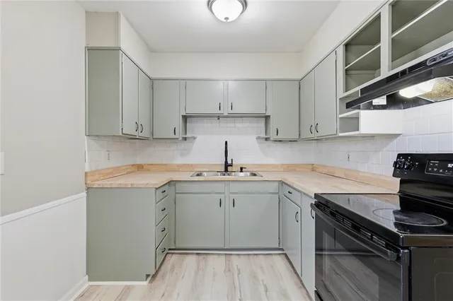 $280,000 | 5200 South Delaware Avenue, Independence, MO 64055