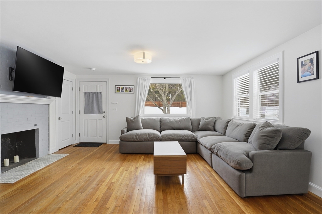 2 Hemenway Road Framingham, MA 01701 - Photo 6 of 33