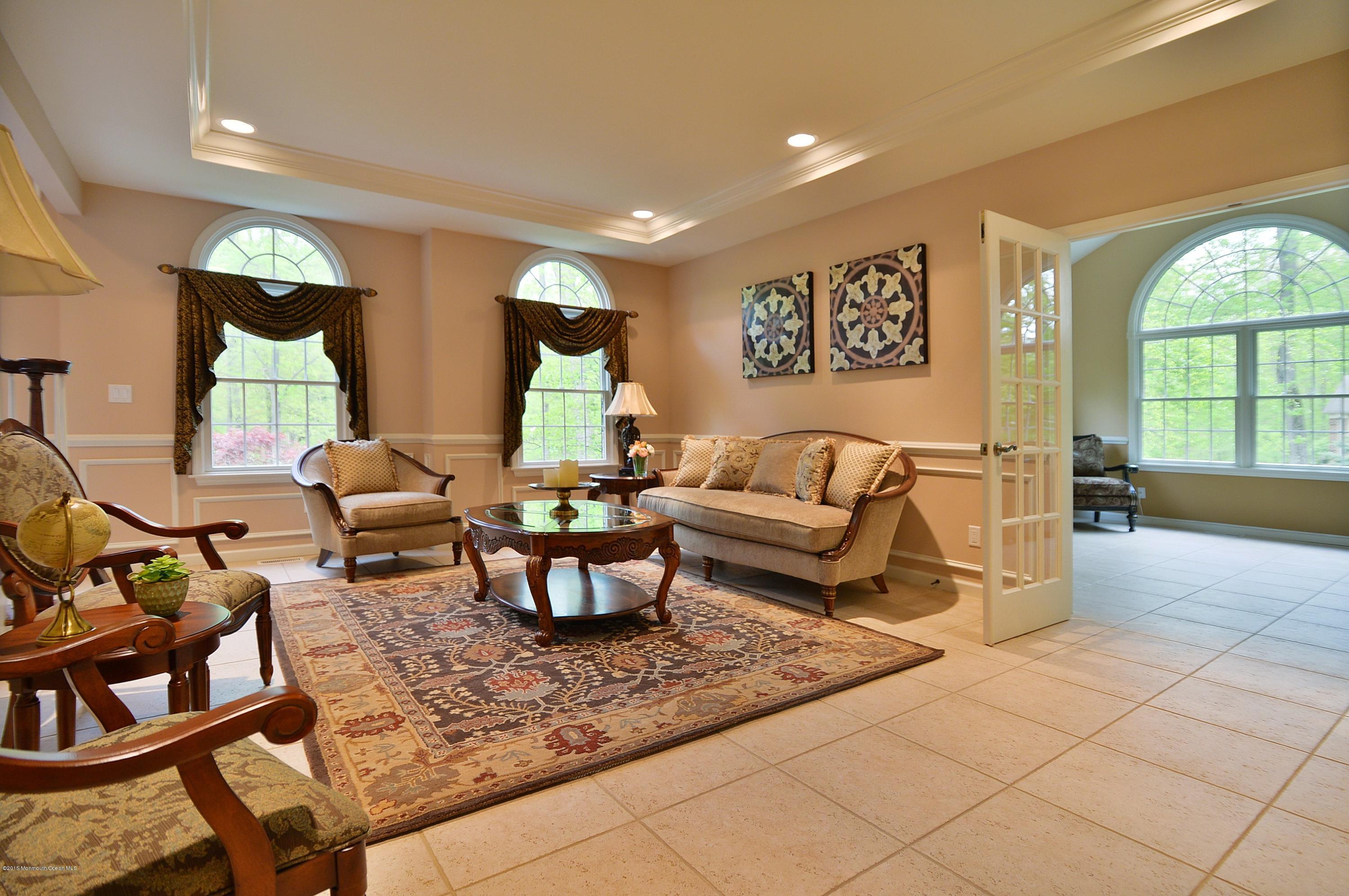 6 Henry Court Millstone Township, NJ 08535 - Photo 11 of 26 006_Living