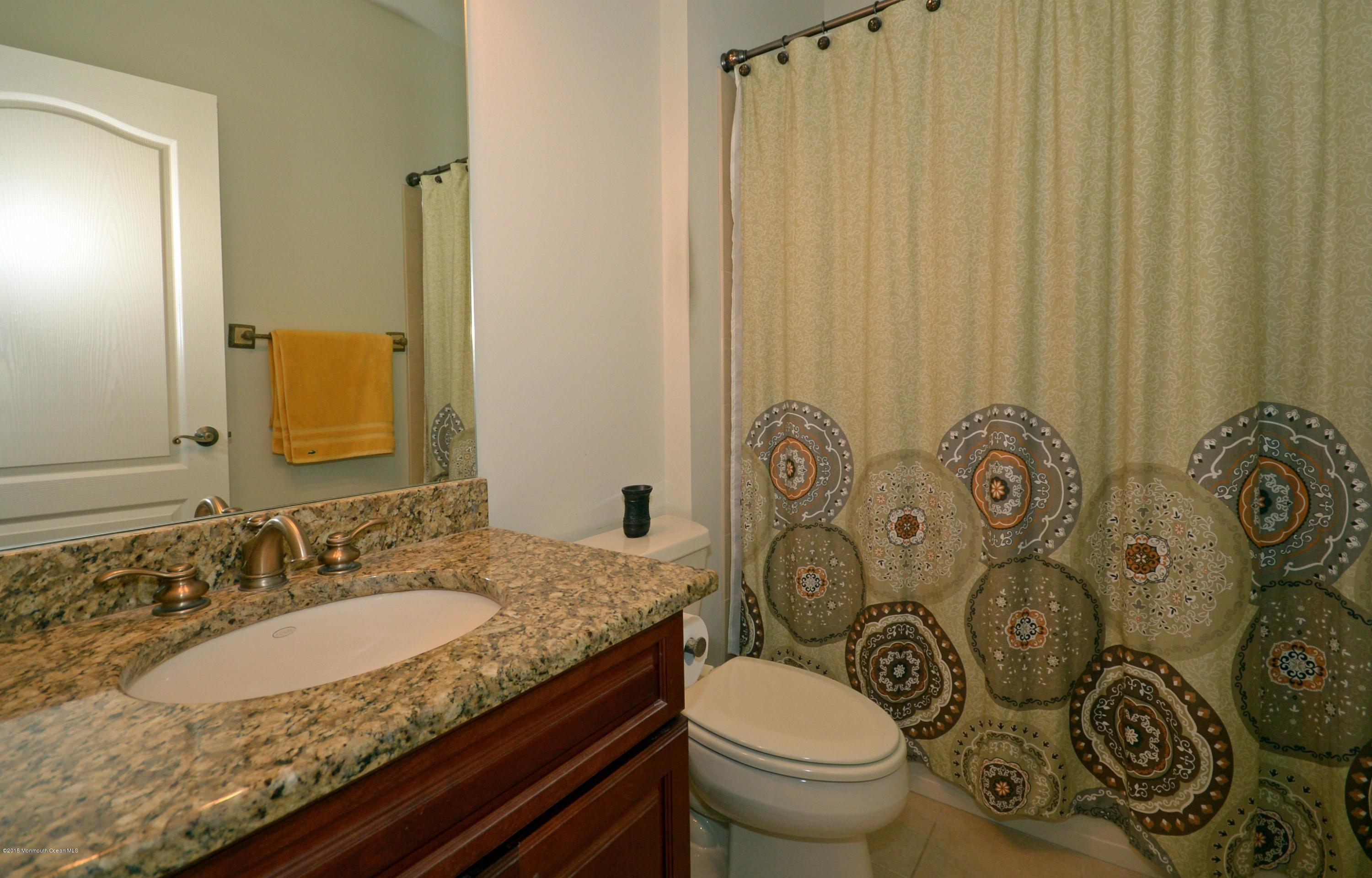 6 Henry Court Millstone Township, NJ 08535 - Photo 22 of 26 Bathroom