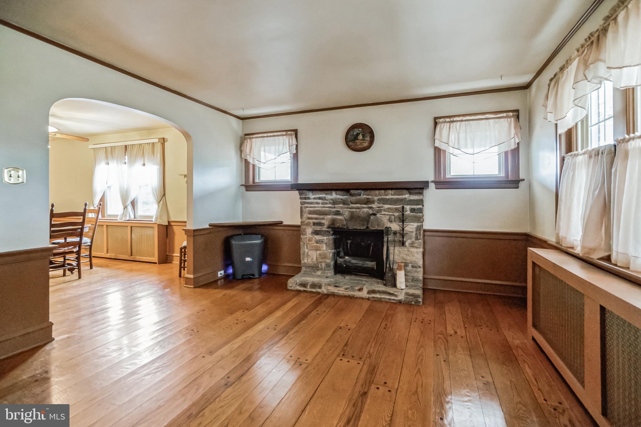 490 Cowpath Road Telford, PA 18969 - Photo 9 of 34 Living room