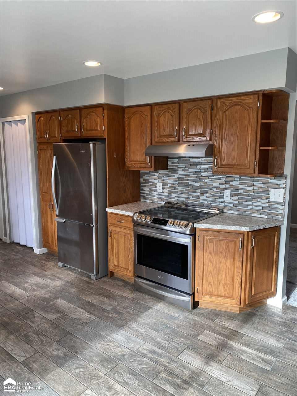 9523 West Pierson Road Flushing, MI 48433 - Photo 5 of 22 50030846-4.JPG