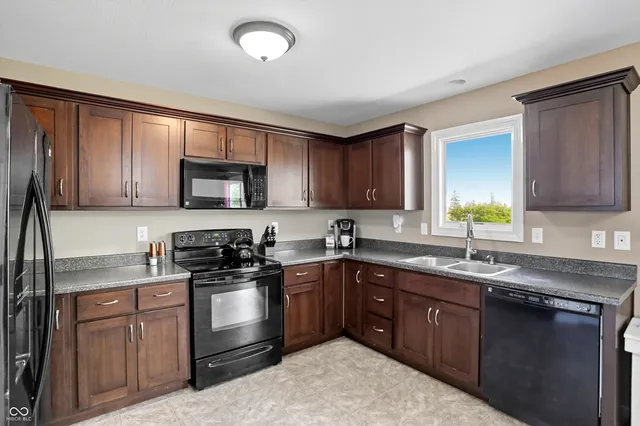 $245,000 | 108 Sunburst Circle, Alexandria, IN 46001