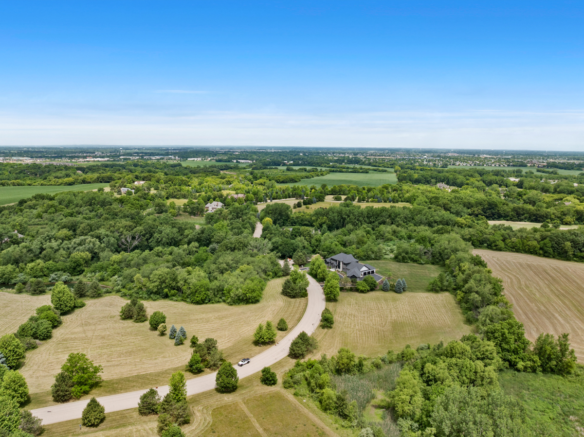 18 Ridgefield Boulevard Huntley, IL 60142 - Photo 8 of 11