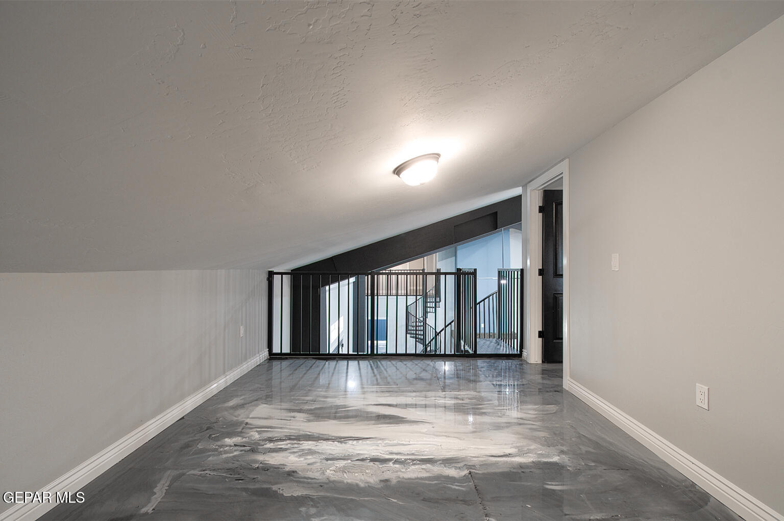 15601 Newkirk Road El Paso, TX 79928 - Photo 34 of 54 15601-Newkirk-Loft