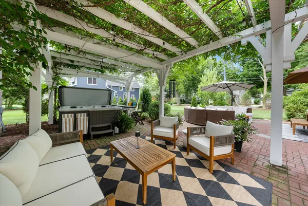 $1,980,000 | N69W6507 Bridge Road, Cedarburg, WI 53012