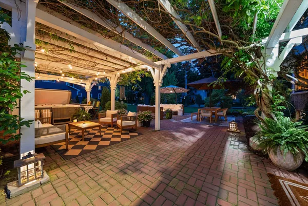 $1,980,000 | N69W6507 Bridge Road, Cedarburg, WI 53012