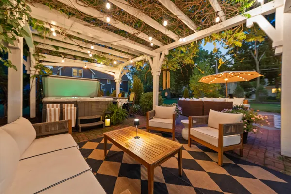 $1,980,000 | N69W6507 Bridge Road, Cedarburg, WI 53012