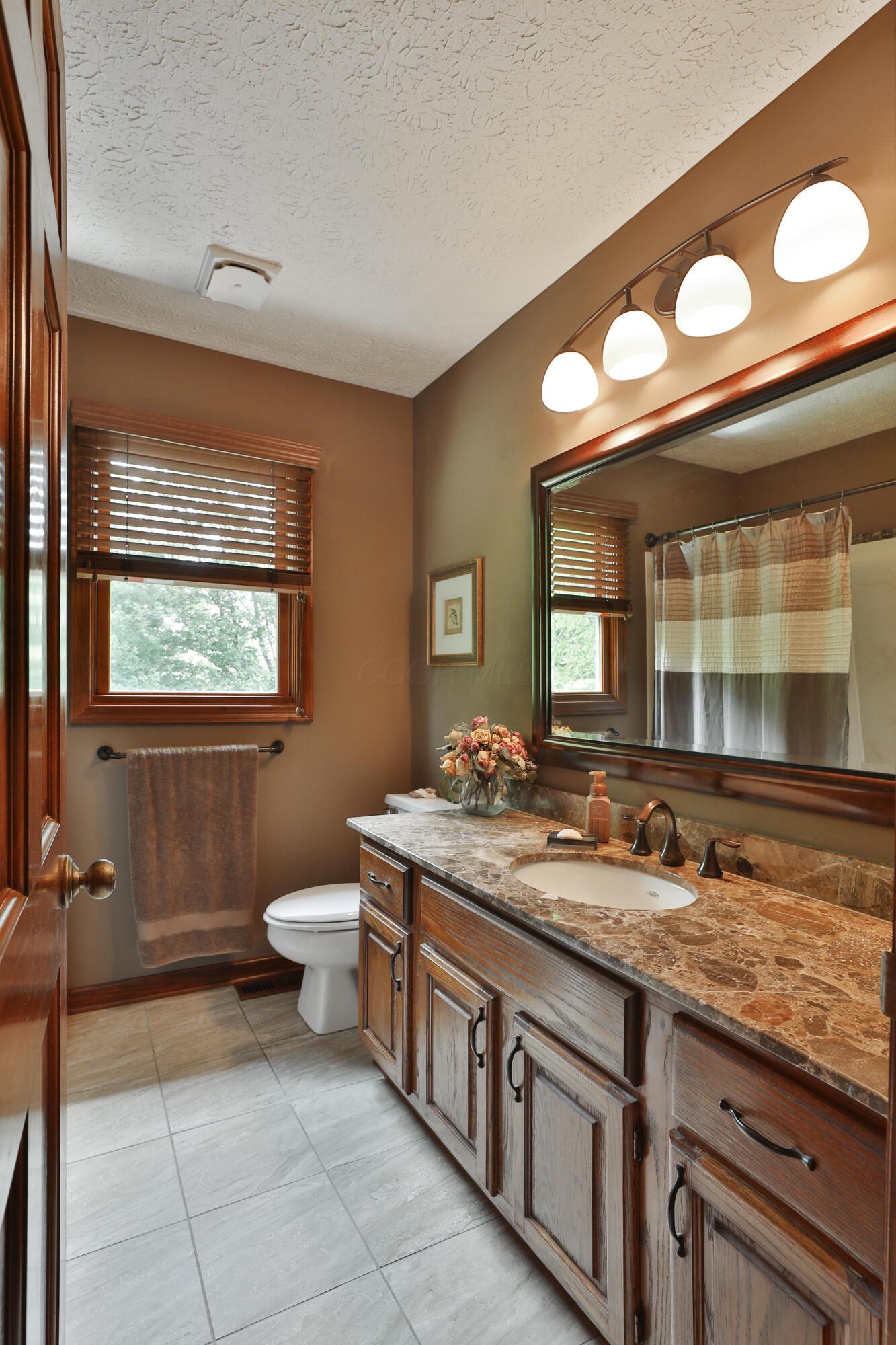 610 Deer Run Road Westerville, OH 43081 - Photo 34 of 58 Full Upstairs Bathroom with Tub