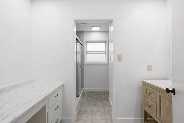 $2,100 | 301 Manor Drive, Kerrville, TX 78028