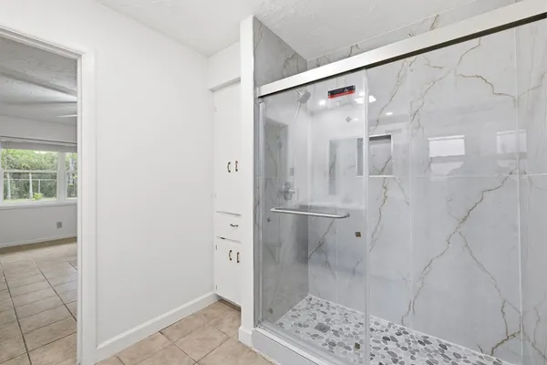 $2,100 | 301 Manor Drive, Kerrville, TX 78028