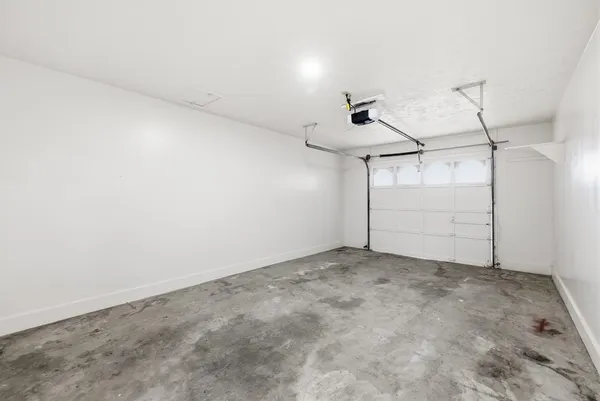 $2,100 | 301 Manor Drive, Kerrville, TX 78028