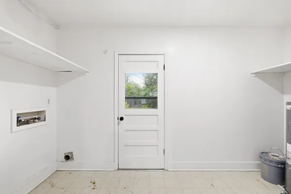 $2,100 | 301 Manor Drive, Kerrville, TX 78028