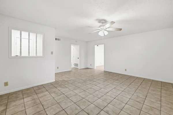 $2,100 | 301 Manor Drive, Kerrville, TX 78028