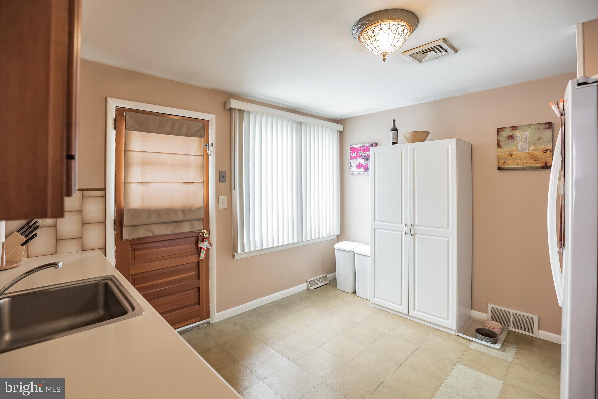 9703 Glenhope Road Philadelphia, PA 19115 - Photo 12 of 30 Gallery Image 12